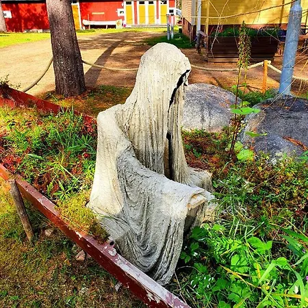 Majatalo Oravanpesae * Lampsijärvi