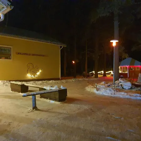 ゲストハウス Majatalo Oravanpesae *